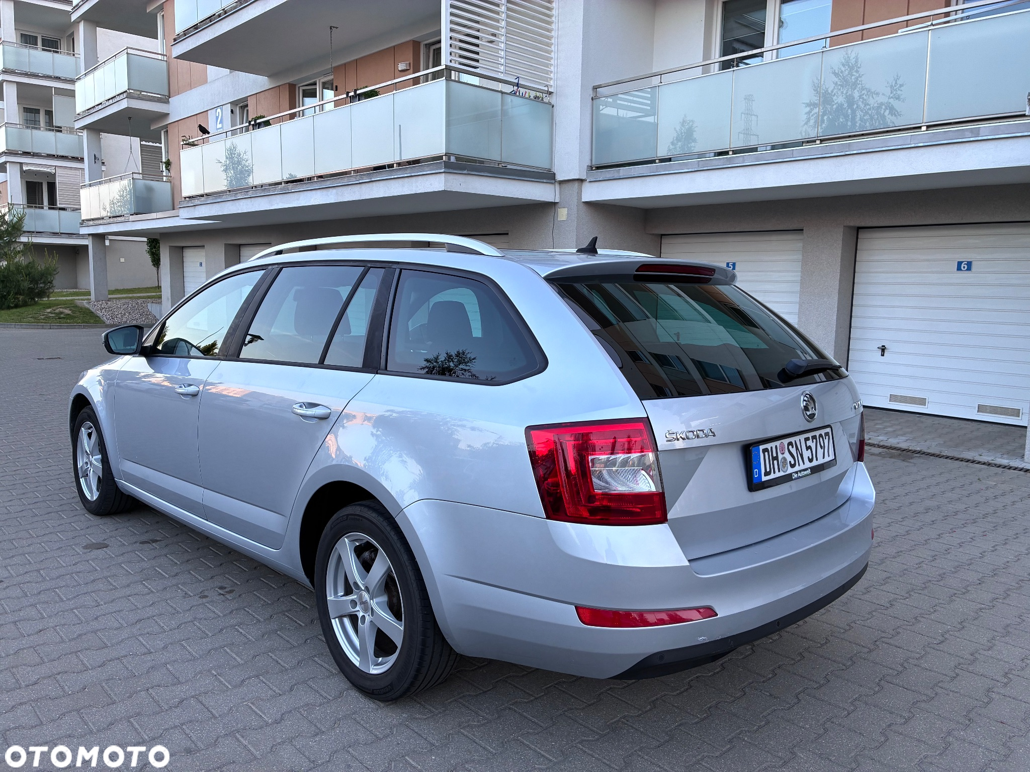 Skoda Octavia 1.6 TDI Ambiente DSG - 22
