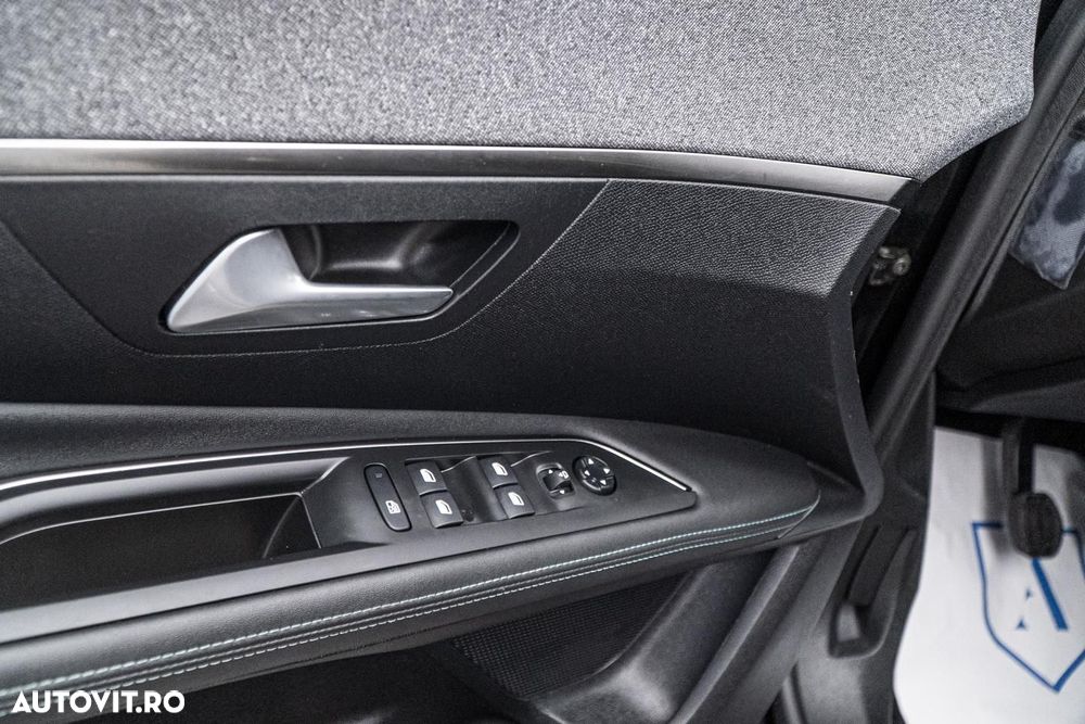 Peugeot 3008 PureTech 130 Stop & Start Allure - 18