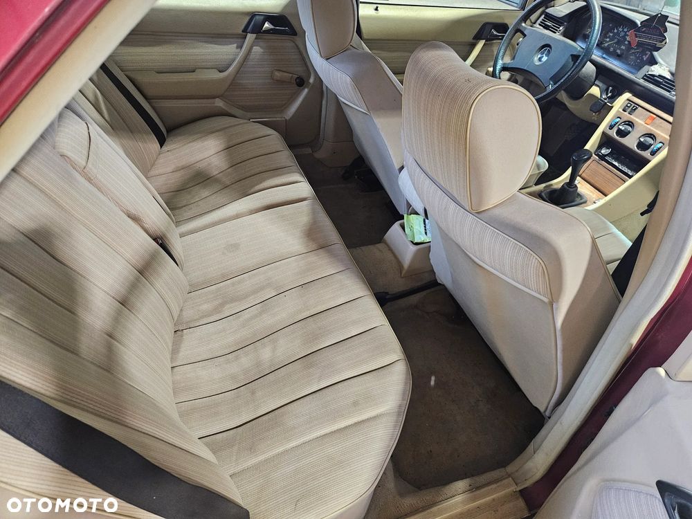 Mercedes-Benz W124 (1984-1993) - 11