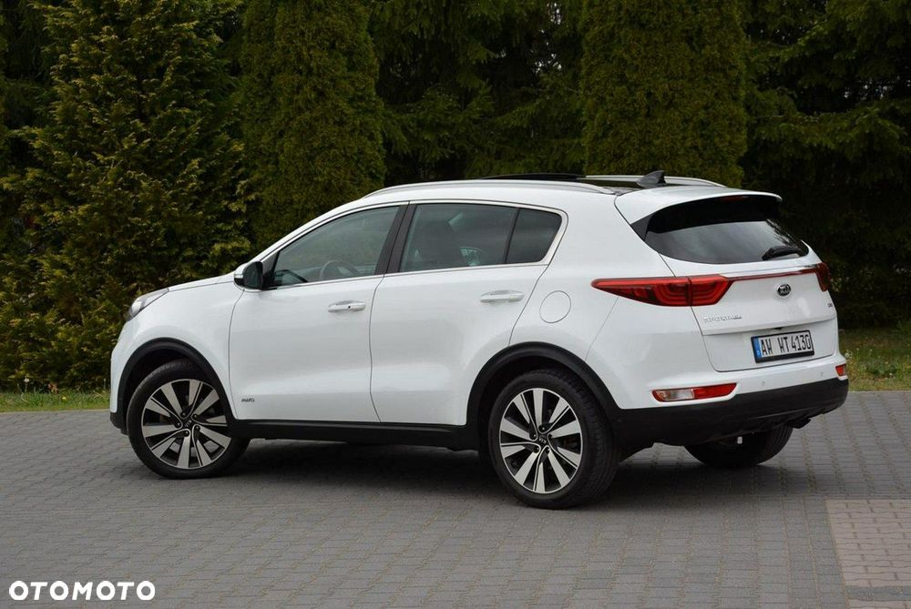 Kia Sportage 2,0 CRDI AWD Platinum - 4