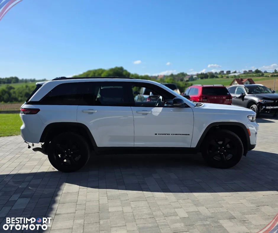 Jeep Grand Cherokee - 8