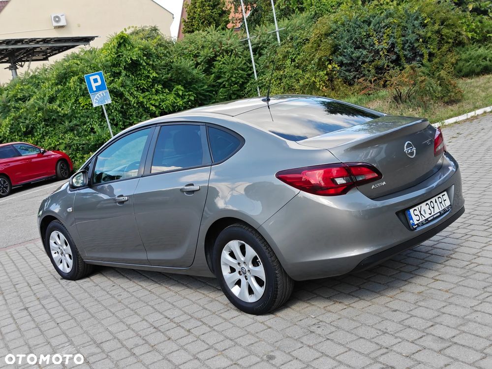 Opel Astra 1.6 Cosmo - 14