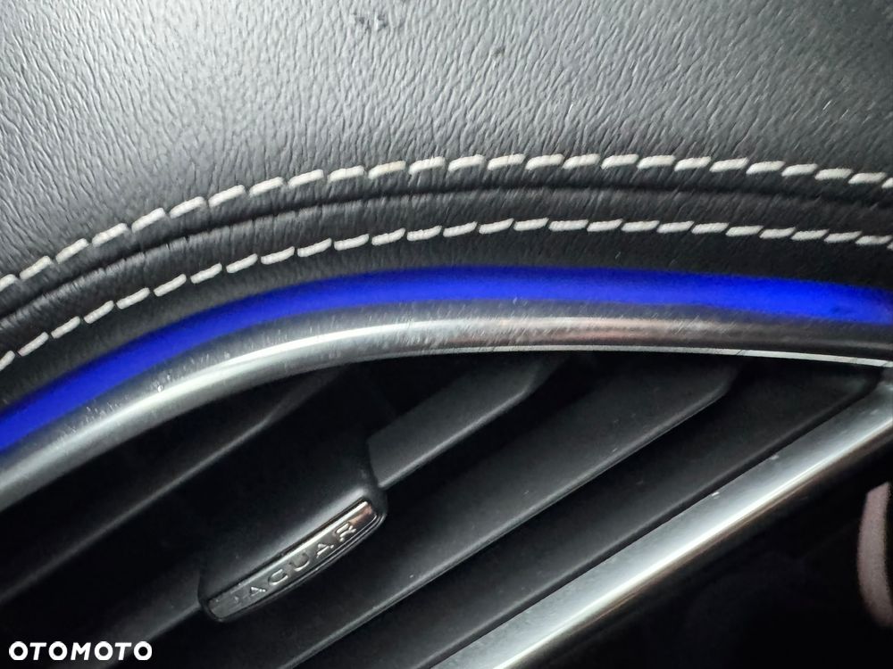 Jaguar XE 20d R-Sport - 13