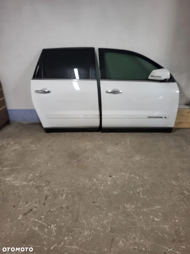 Chevrolet traverse drzwi kompletne - 2
