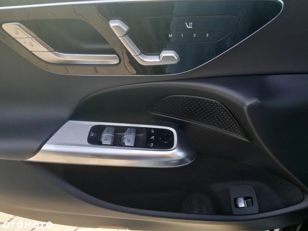 Mercedes-Benz Klasa E 200 mHEV 4-Matic Avantgarde 9G-Tronic - 16