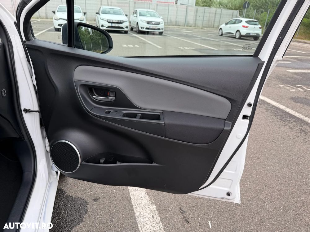 Toyota Yaris 1.5 VVT-i HSD Active - 23