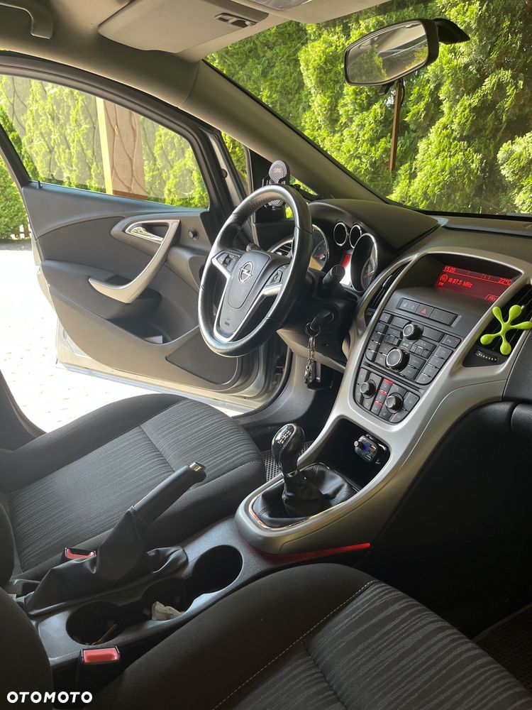Opel Astra 1.4 T Enjoy - 10