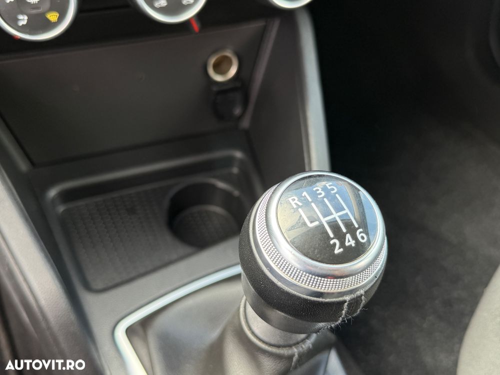 Dacia Duster TCe 130 2WD GPF Comfort - 8