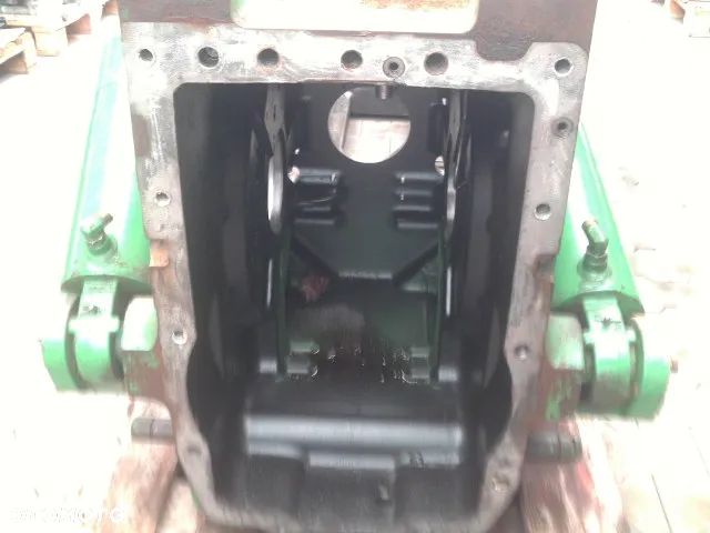 Obudowa tylnego mostu IVT John Deere 7720 - 6
