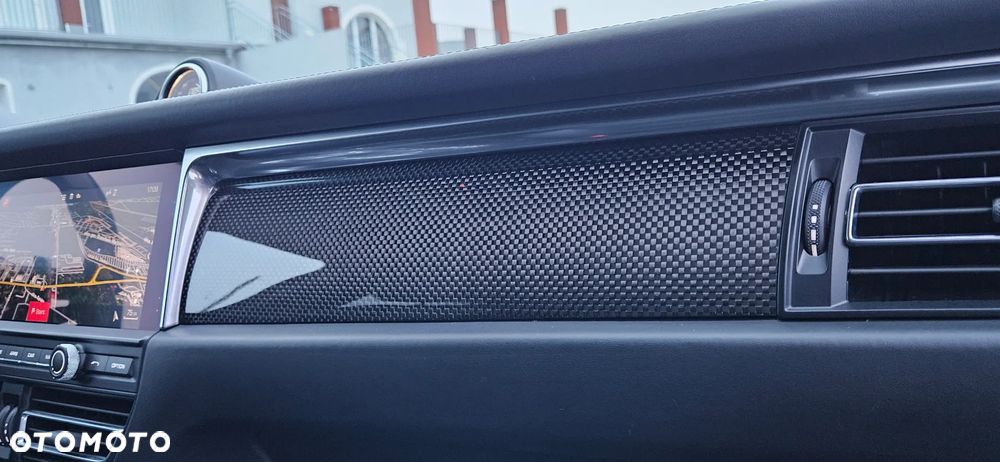 Porsche Macan Turbo - 35