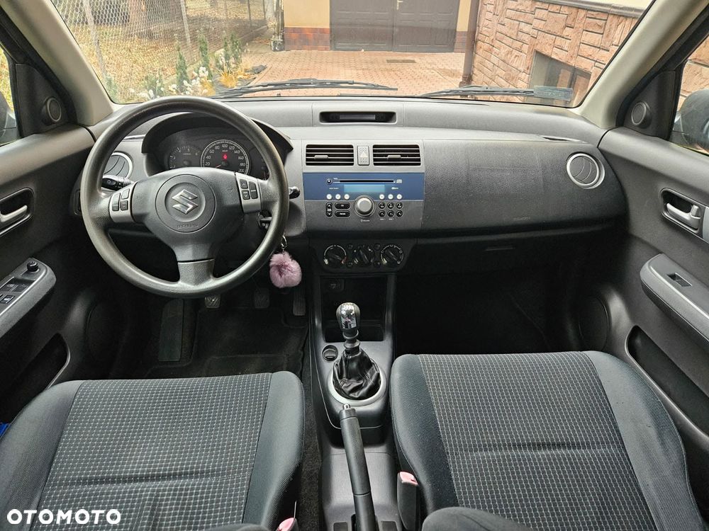Suzuki Swift - 7