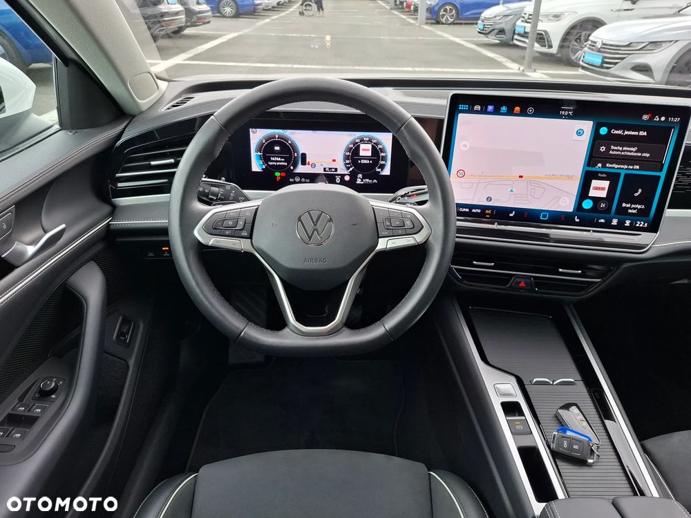 Volkswagen Passat Variant 2.0 TDI SCR DSG Elegance - 18