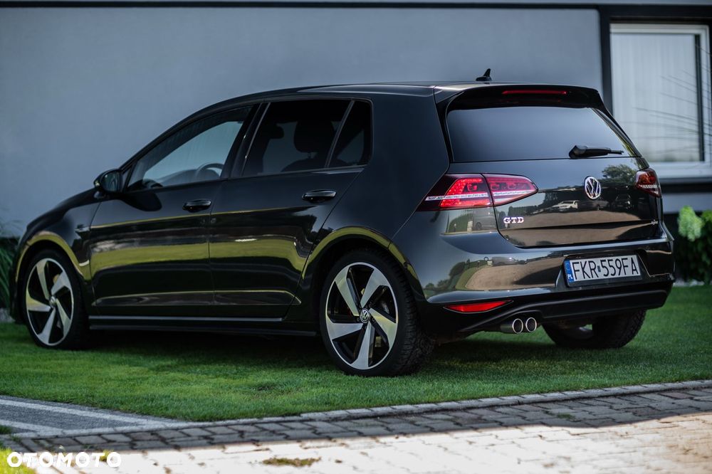 Volkswagen Golf - 9