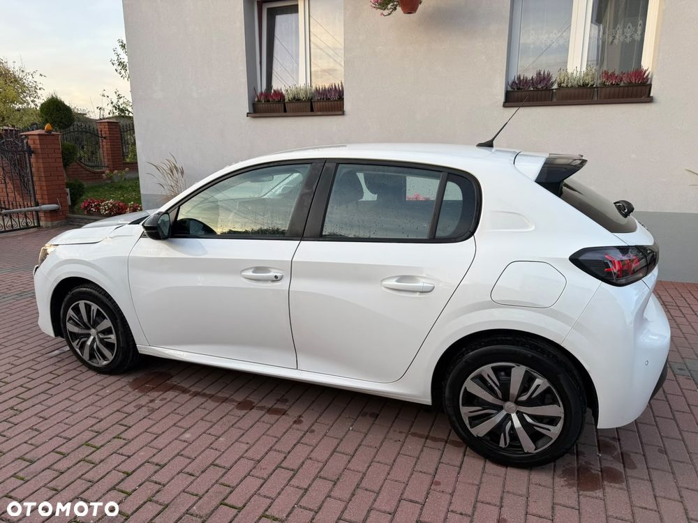 Peugeot 208 - 3