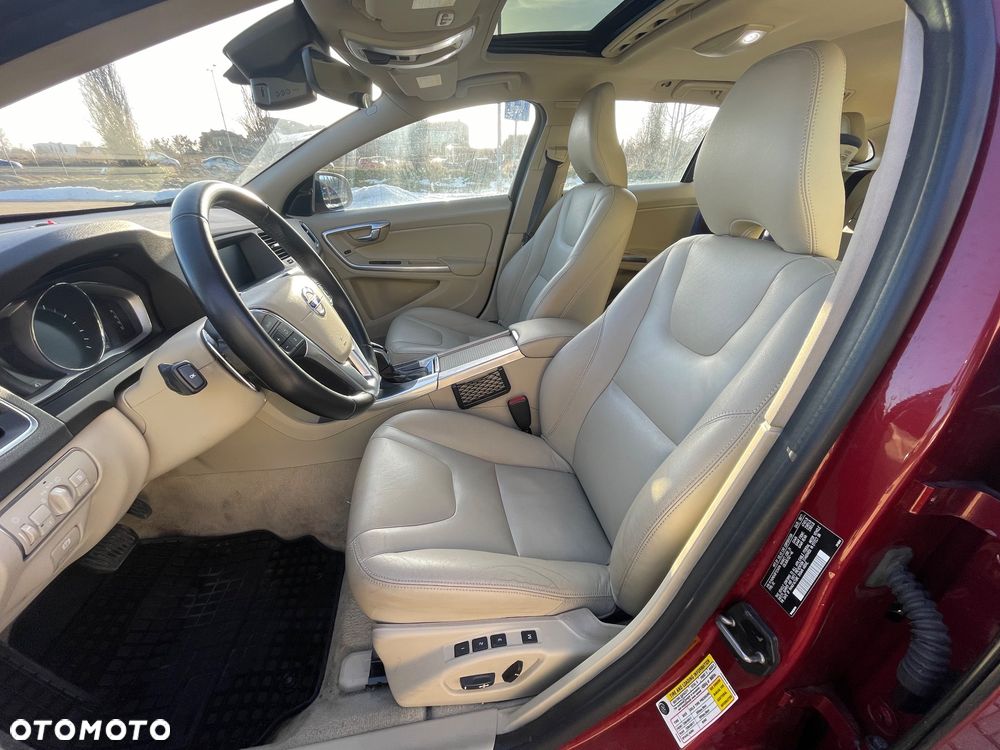 Volvo V60 T5 Momentum - 4
