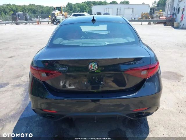 Alfa Romeo Giulia 2.0 Turbo 16V AT8 Veloce Ti - 9