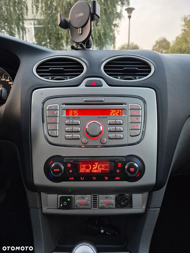 Ford Focus 1.8 FF Trend - 12