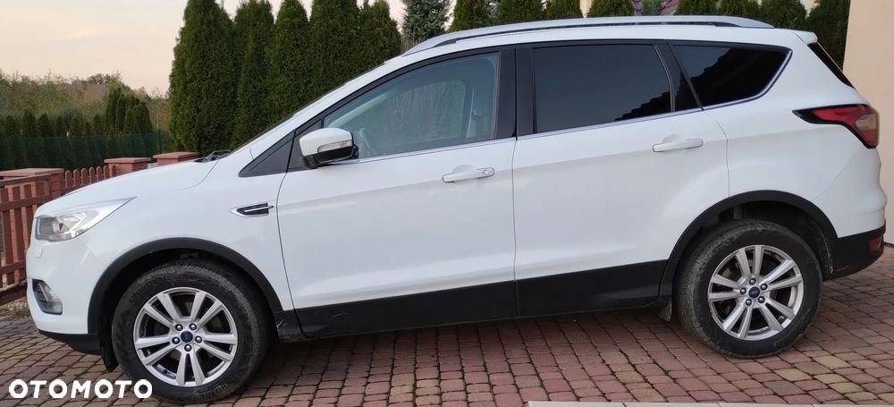 Ford Kuga - 1
