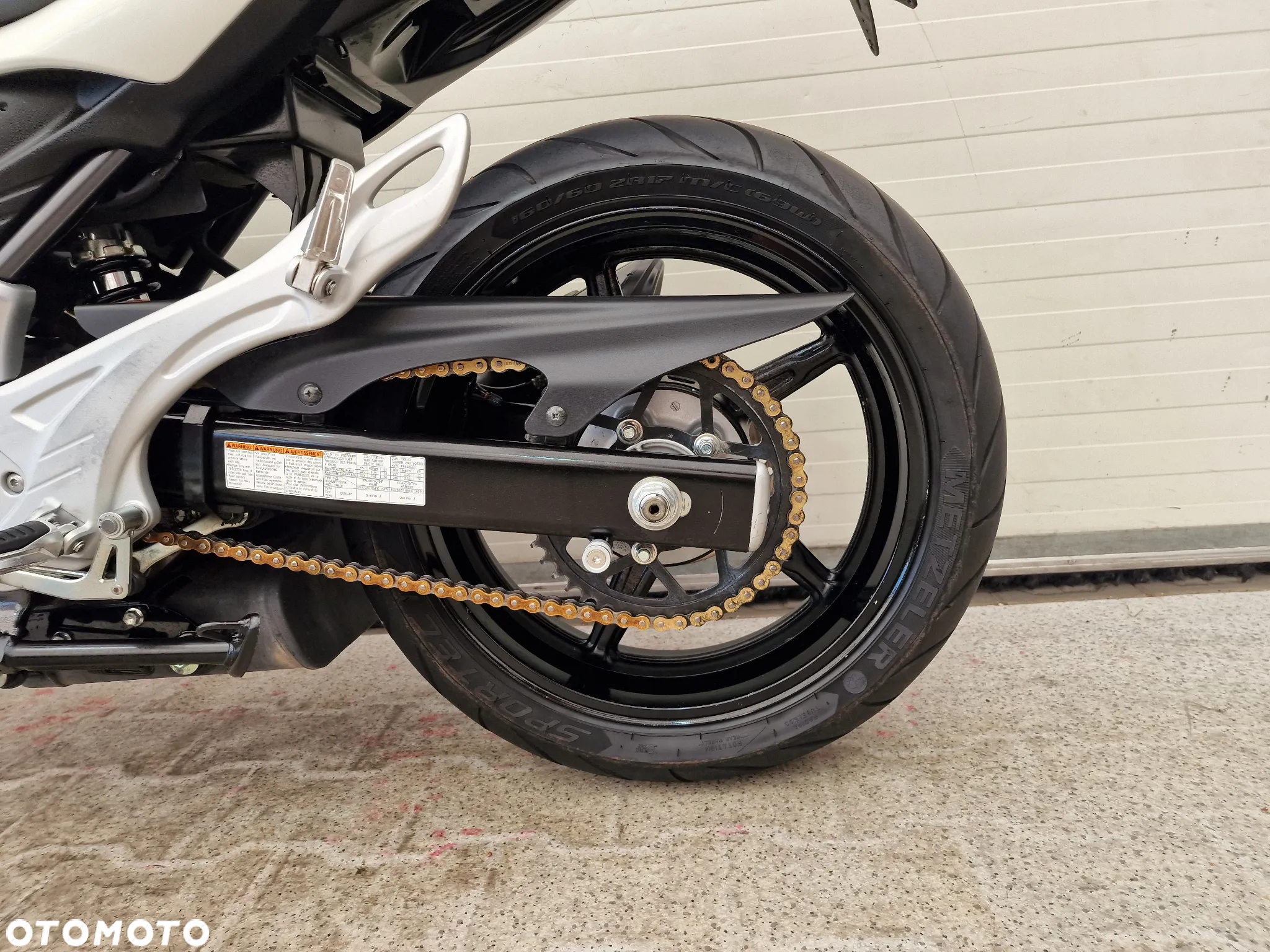 Suzuki Gladius - 12