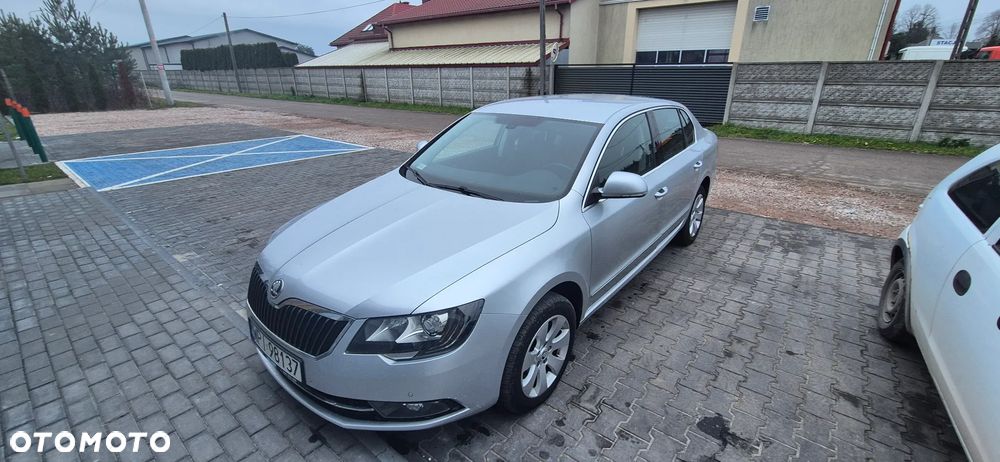 Skoda Superb 2.0 TDI Platinum - 2