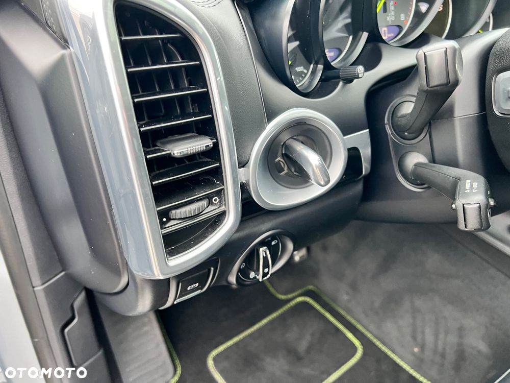 Porsche Cayenne S E-Hybrid - 22
