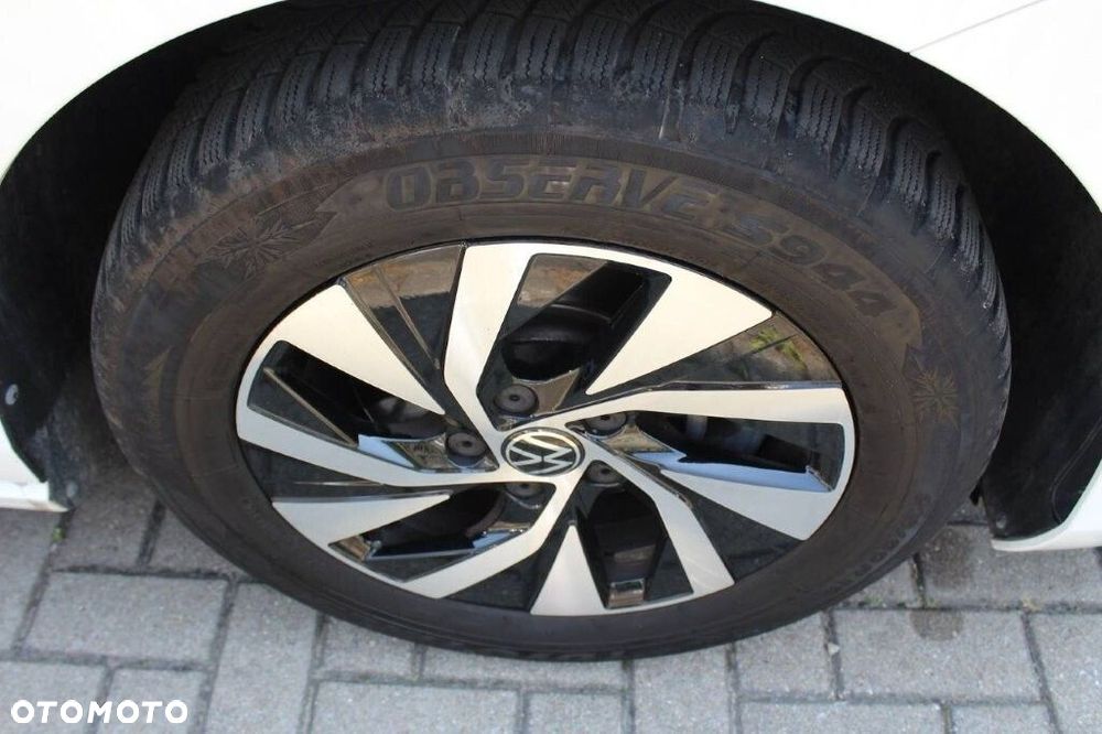 Volkswagen Passat - 25