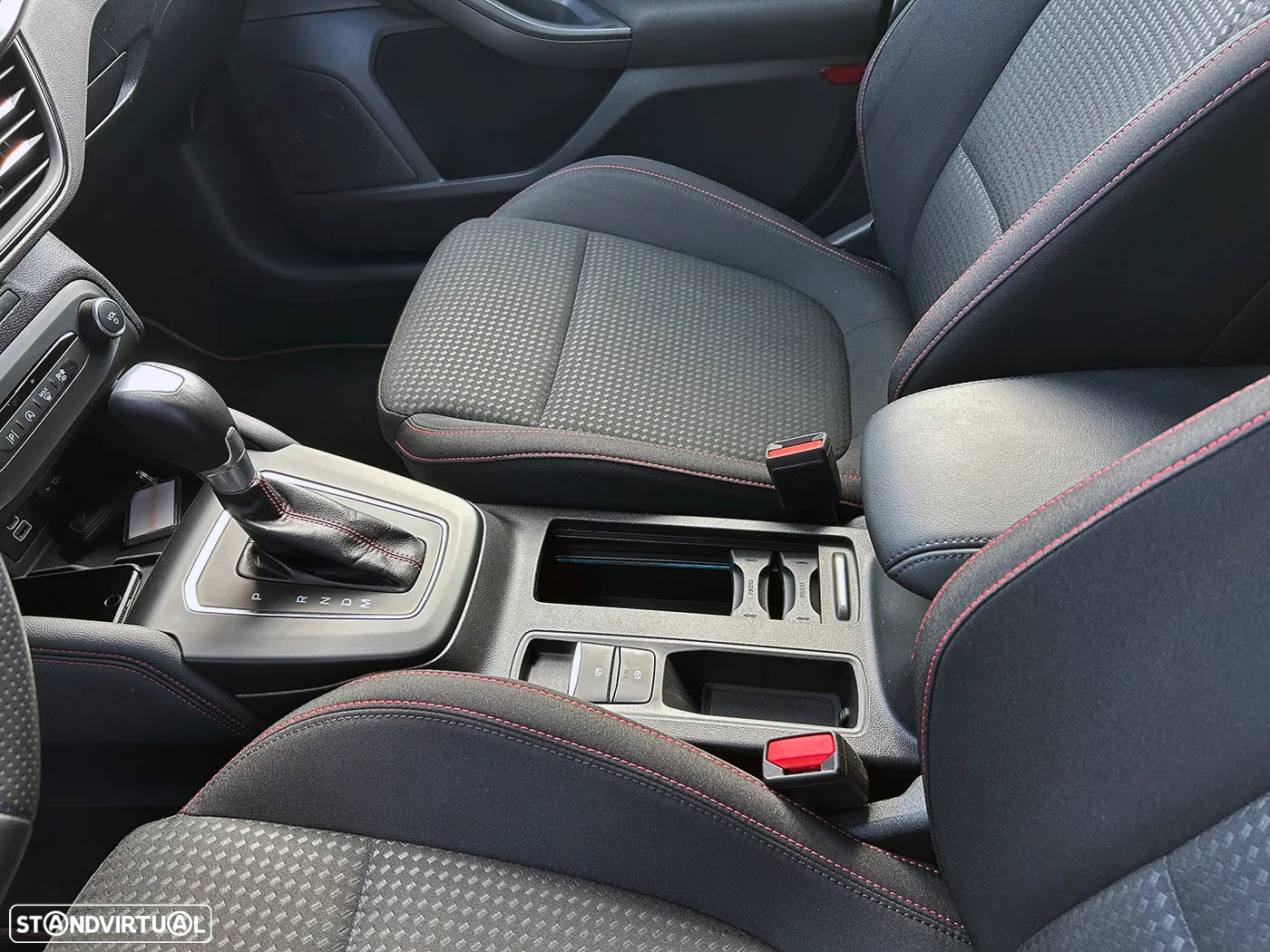 Ford Focus SW 1.0 EcoBoost MHEV ST-Line X Aut. - 45