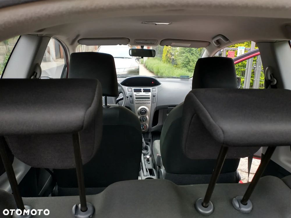 Toyota Yaris 1.0 Terra - 13