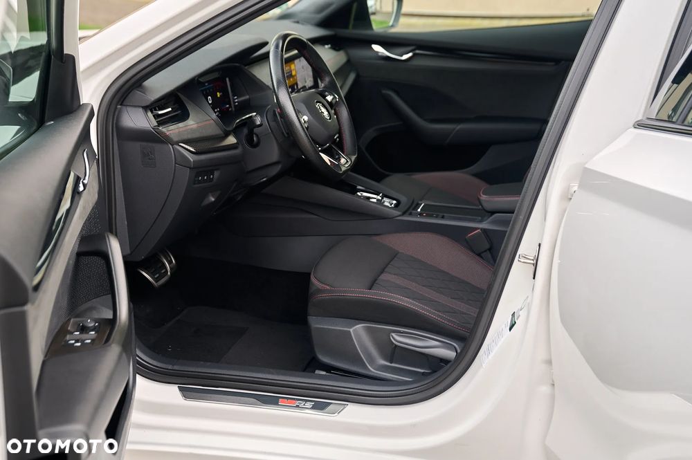 Skoda Octavia 2.0 TDI DSG RS - 24