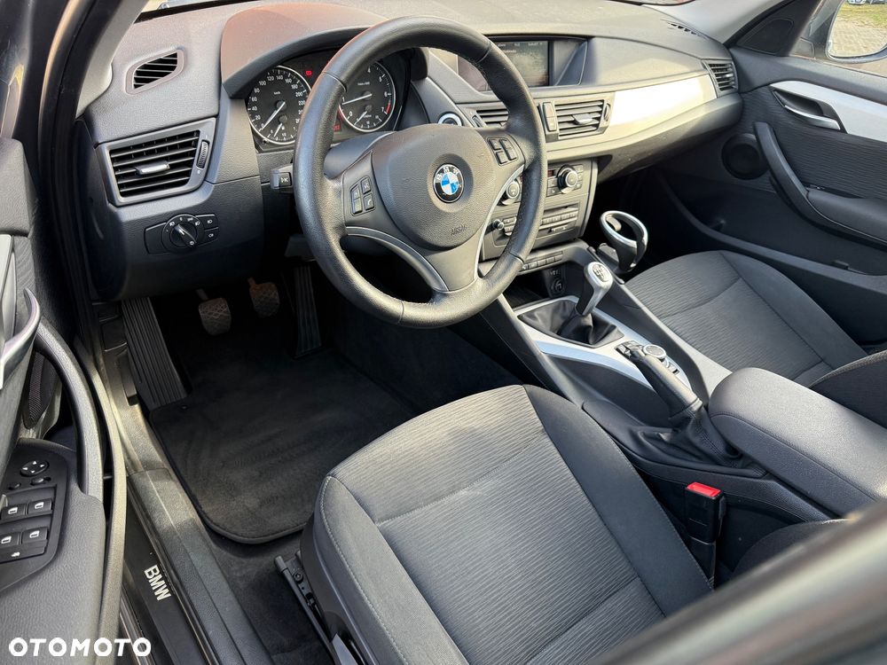 BMW X1 sDrive18i - 11