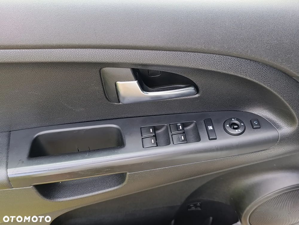 Kia Venga 1.4 CVVT Attract - 14