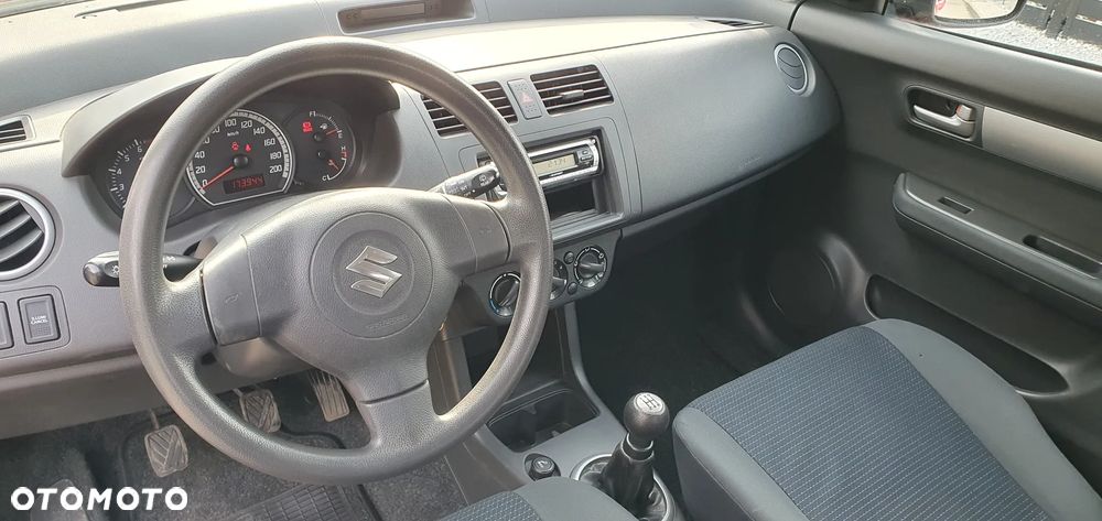 Suzuki Swift - 11