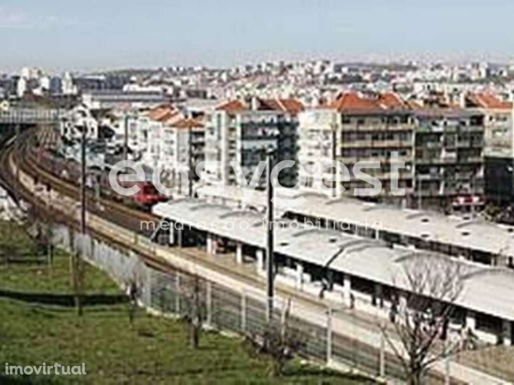 Excelente Espaço de Armazém e ou Comércio em Zona Central - Grande imagem: 4/12