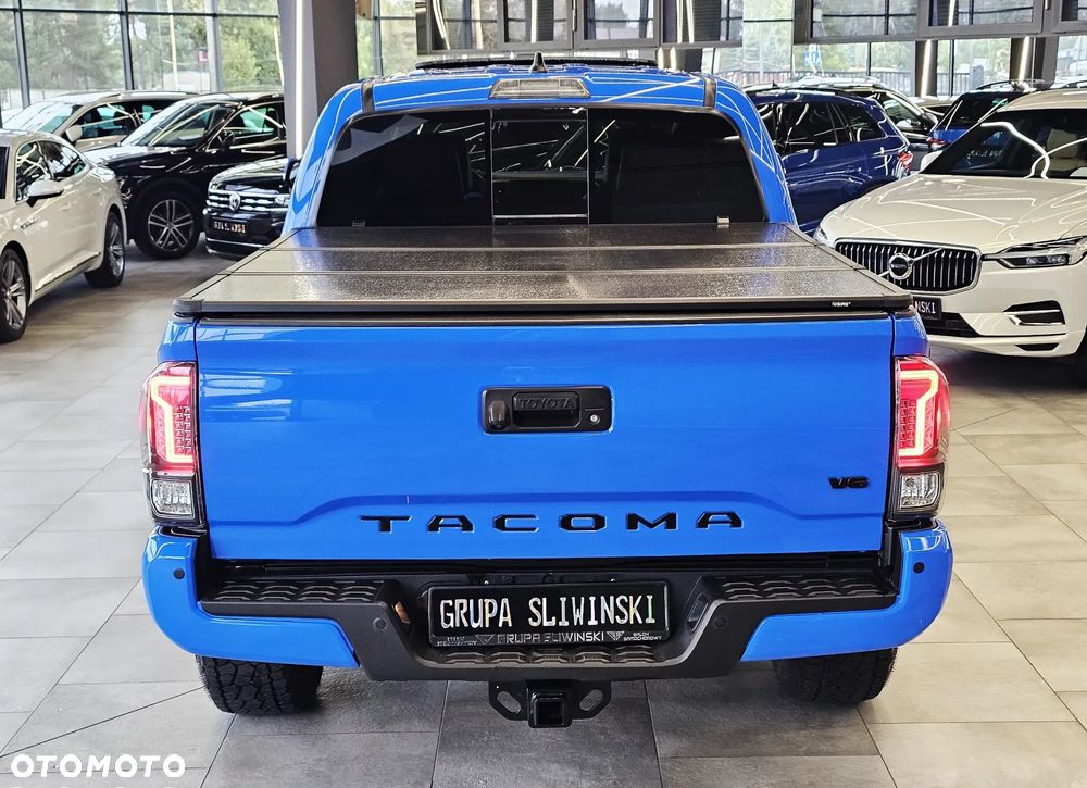 Toyota Tacoma - 8