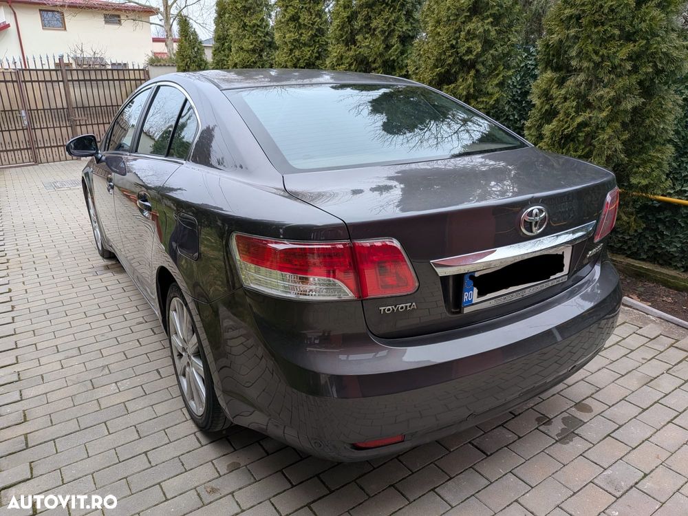 Toyota Avensis 2.2 D-CAT Luxury - 4