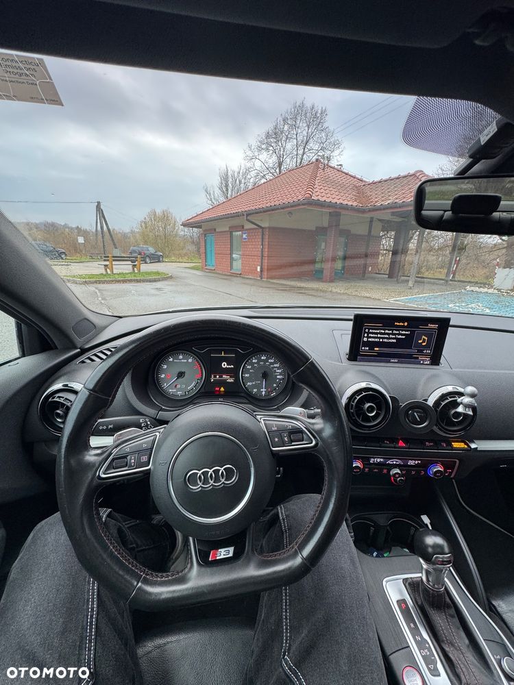 Audi S3 S tronic - 11