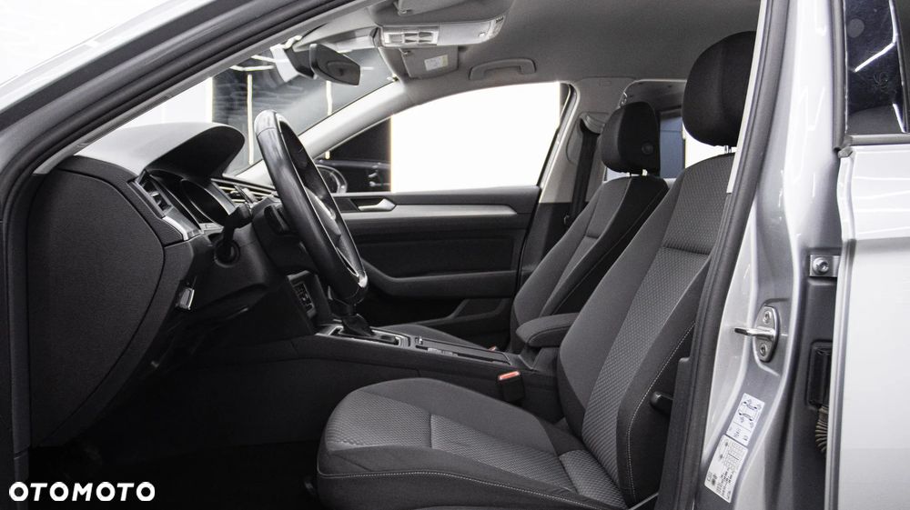 Volkswagen Passat Variant 1.5 TSI EVO Essence DSG - 11
