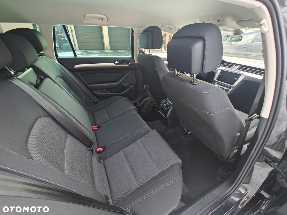 Volkswagen Passat Variant - 8