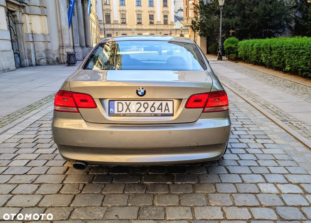 BMW Seria 3 320i - 9