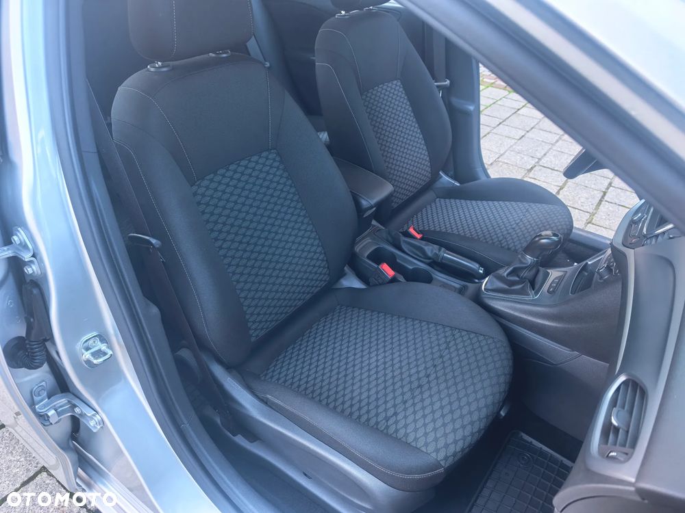 Opel Astra 1.2 T Edition S&S - 12