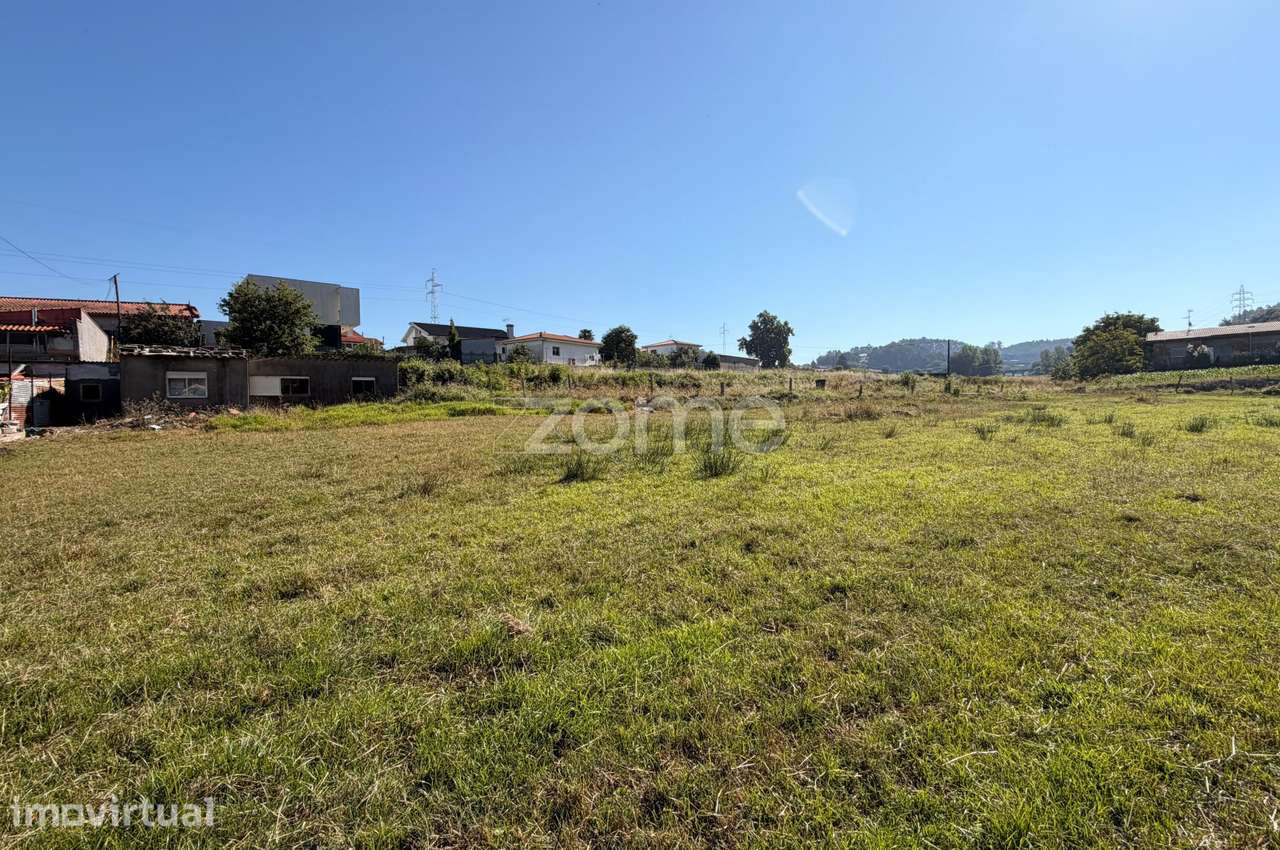 Terreno Com Ruína T2 - Grande imagem: 5/15