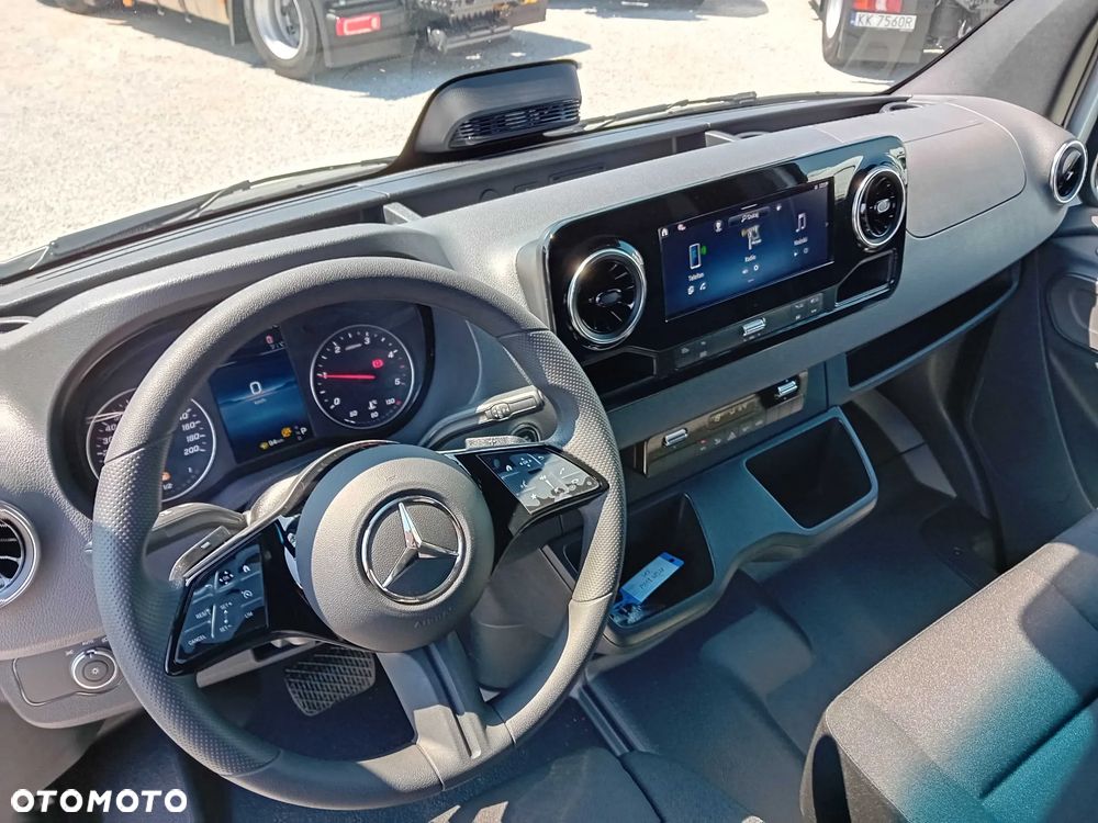 Mercedes-Benz Sprinter - 8