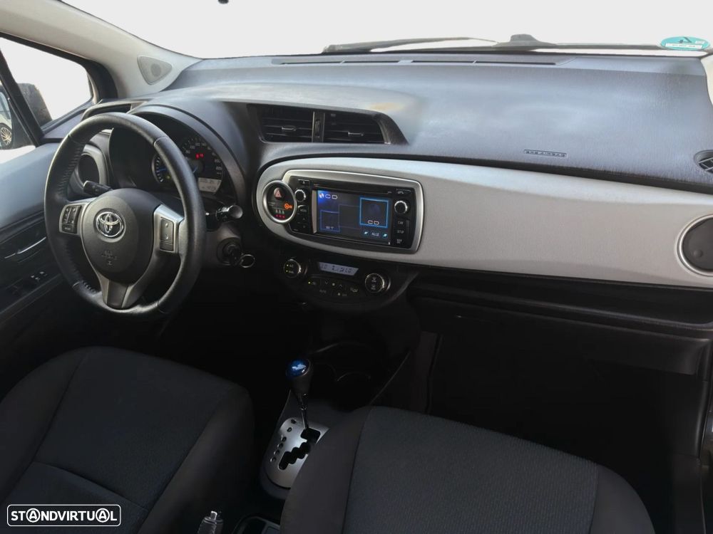 Toyota Yaris - 10
