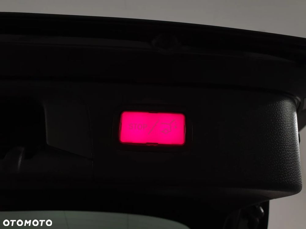 Mercedes-Benz GLC 300 de 4Matic 9G-TRONIC AMG Line Plus - 36