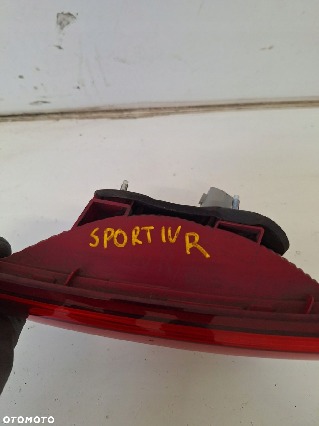 LAMPA PRAWA W KLAPE KIA SPORTAGE IV 92406-D9 ZWYKLA OE 15- - 2