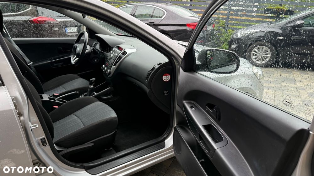Kia Ceed 1.4 CVVT Attract - 29