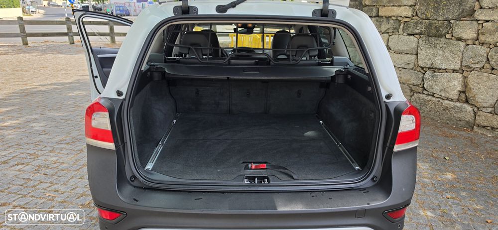 Volvo XC 70 2.0 D4 Momentum Geartronic - 30
