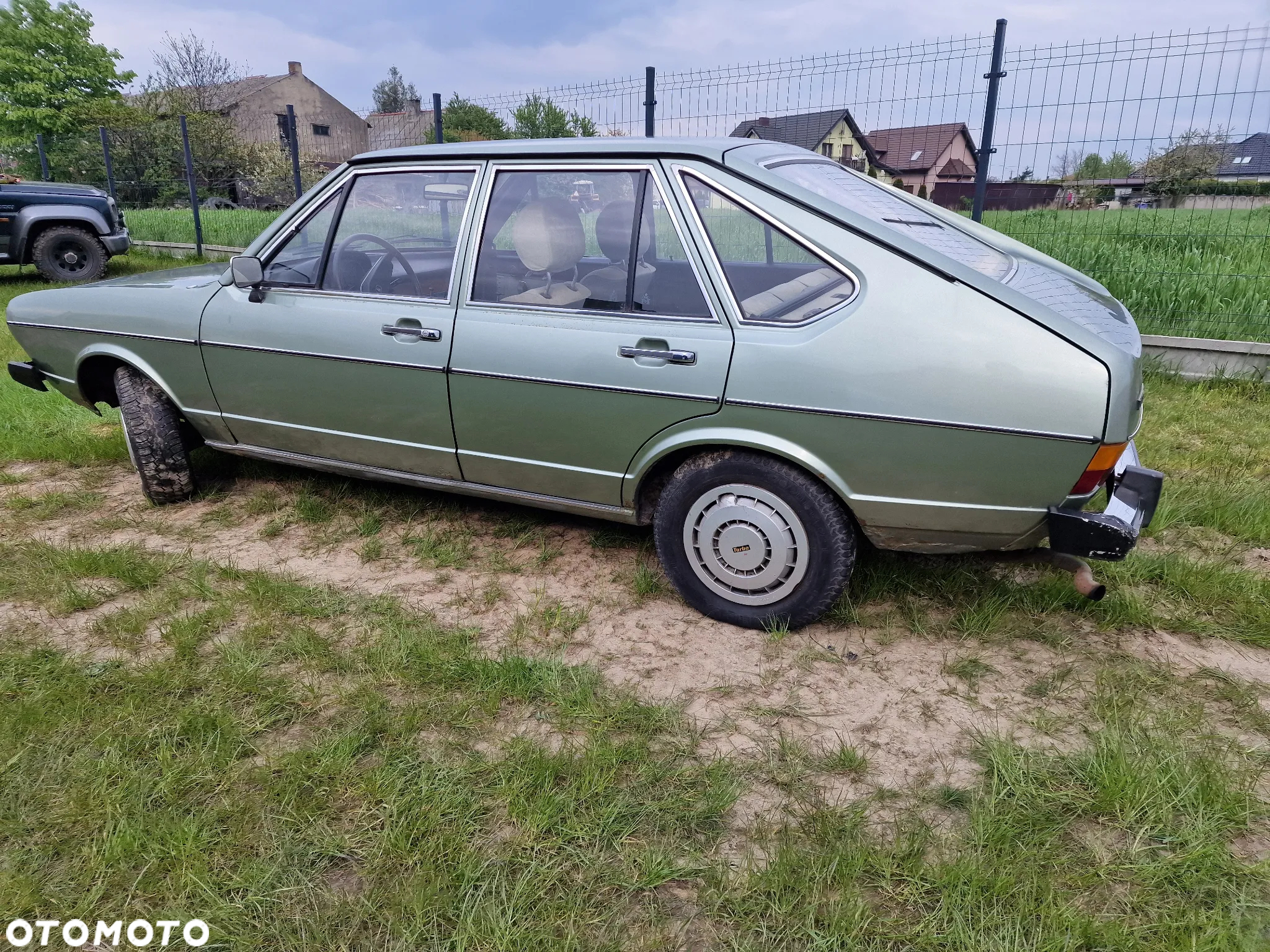 Volkswagen Passat - 12