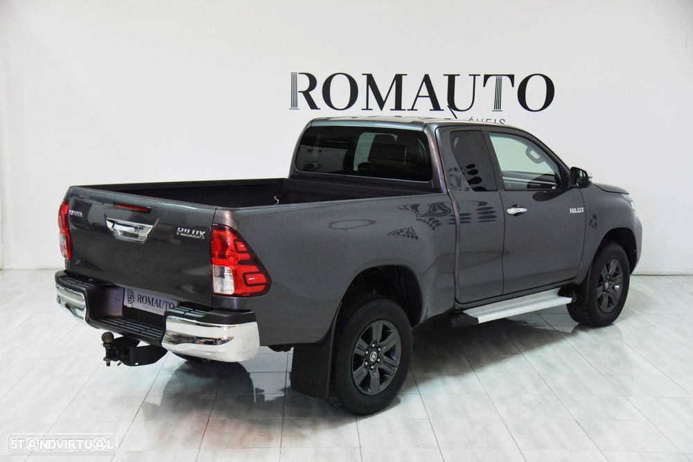 Toyota Hilux - 7