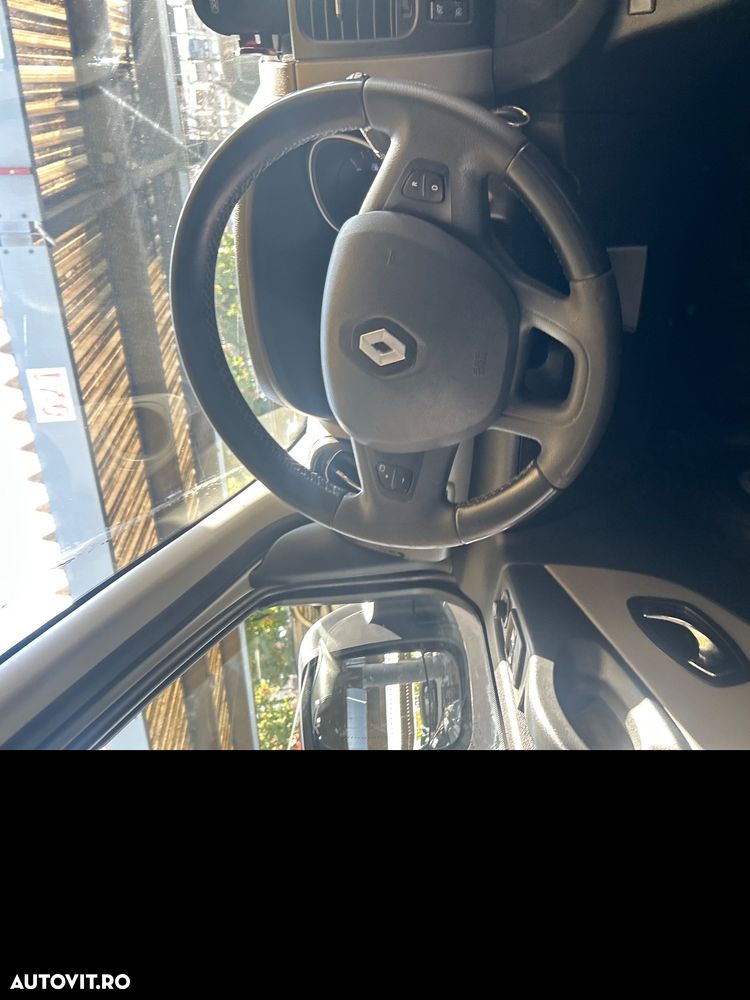 Renault Trafic - 14